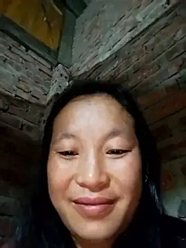 Snapshot of miss-su chatting on 04.27.26 miss-su online show from 04.27.26