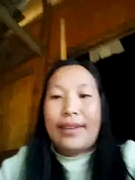Snapshot of miss-su chatting on 04.30.26 miss-su online show from 04.30.26