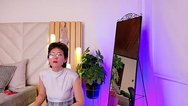 Snapshot of Zafiro_Gem_ chatting on 09.12.25 Zafiro Gem  online show from 09.12.25