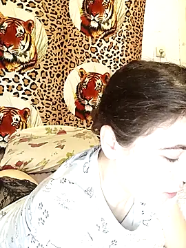 Snapshot of ToryTayler chatting on 10.25.25 ToryTayler online show from 10.25.25