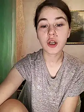 Snapshot of ToryTayler chatting on 11.18.25 ToryTayler online show from 11.18.25