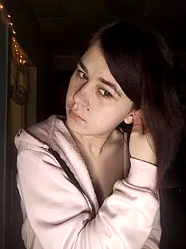 Snapshot of ToryTayler chatting on 12.18.25 ToryTayler online show from 12.18.25