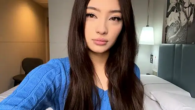 Snapshot of LaurelLeier chatting on 01.06.26 LaurelLeier online show from 01.06.26