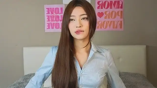 Snapshot of LaurelLeier chatting on 02.22.26 LaurelLeier online show from 02.22.26