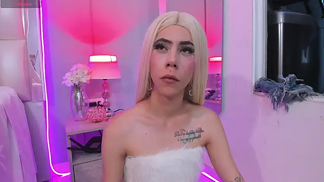 Snapshot of Darlyn_tenderhot__ chatting on 09.17.25 Darlyn tenderhot   online show from 09.17.25