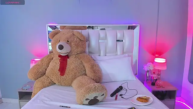 Snapshot of Darlyn_tenderhot__ chatting on 09.19.25 Darlyn tenderhot   online show from 09.19.25