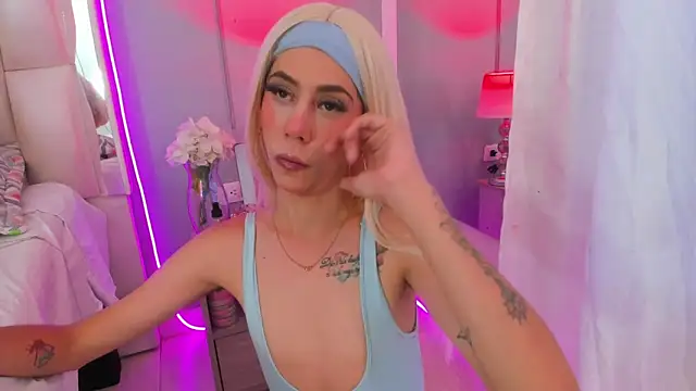 Snapshot of Darlyn_tenderhot__ chatting on 10.16.25 Darlyn tenderhot   online show from 10.16.25