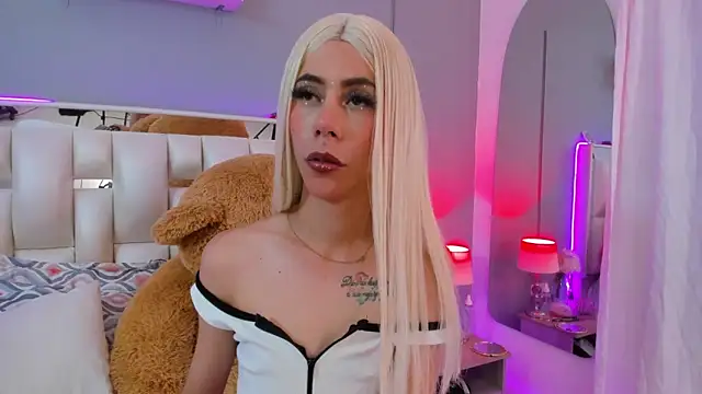 Snapshot of Darlyn_tenderhot__ chatting on 10.22.25 Darlyn tenderhot   online show from 10.22.25