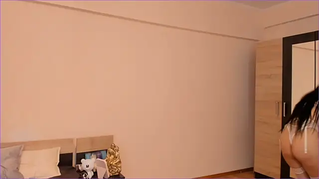 Snapshot of wavelover chatting on 05.24.26 wavelover online show from 05.24.26
