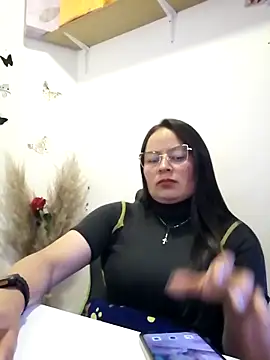 Daliz Leon online show from 09.23.25