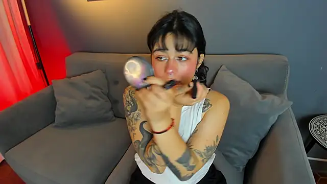 flower smith  online show from 12.18.25