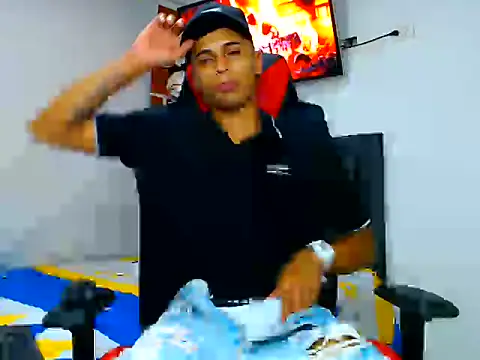 Snapshot of cristian_tayron1 chatting on 06.02.26 cristian tayron1 online show from 06.02.26