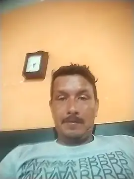 Snapshot of colombiano198720 chatting on 09.22.25 colombiano198720 online show from 09.22.25