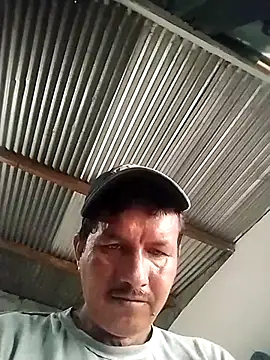 Snapshot of colombiano198720 chatting on 10.14.25 colombiano198720 online show from 10.14.25
