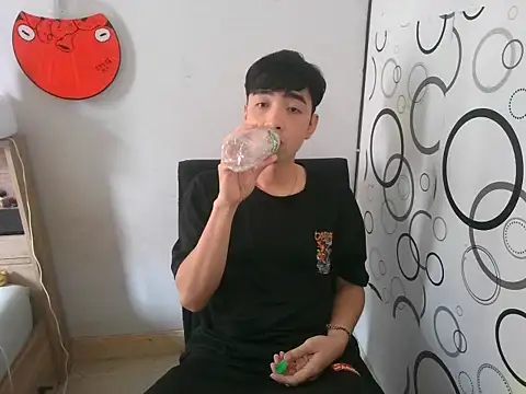 Snapshot of moaman190 chatting on 11.28.25 moaman190 online show from 11.28.25