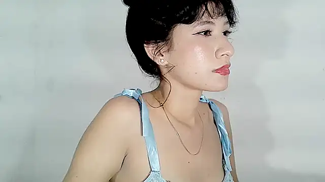 kitten punches001 online show from 09.13.25