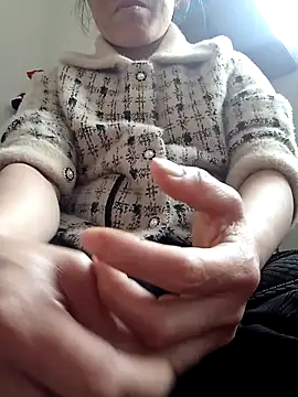 Snapshot of Maymay0033 chatting on 11.18.25 Maymay0033 online show from 11.18.25