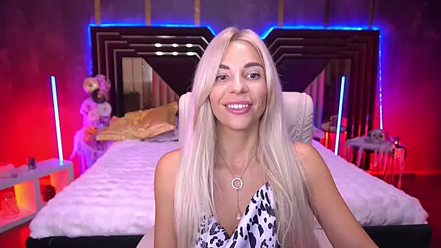 BellaRayyy online show from 10.27.25