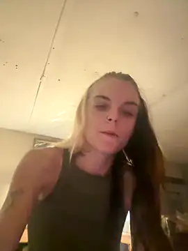 Snapshot of ittybittymeryssa chatting on 10.26.25 ittybittymeryssa online show from 10.26.25