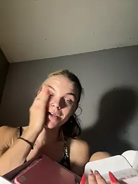 Snapshot of ittybittymeryssa chatting on 10.27.25 ittybittymeryssa online show from 10.27.25