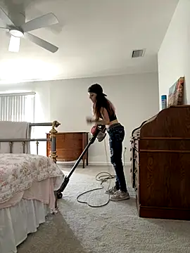 Snapshot of ittybittymeryssa chatting on 11.20.25 ittybittymeryssa online show from 11.20.25