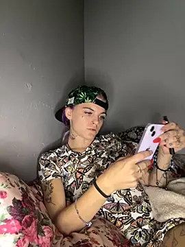 Snapshot of ittybittymeryssa chatting on 11.24.25 ittybittymeryssa online show from 11.24.25