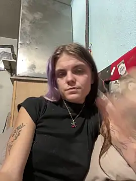 Snapshot of ittybittymeryssa chatting on 12.15.25 ittybittymeryssa online show from 12.15.25