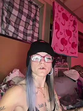 Snapshot of ittybittymeryssa chatting on 02.14.26 ittybittymeryssa online show from 02.14.26