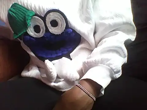 Snapshot of Moongodessy chatting on 10.14.25 Moongodessy online show from 10.14.25