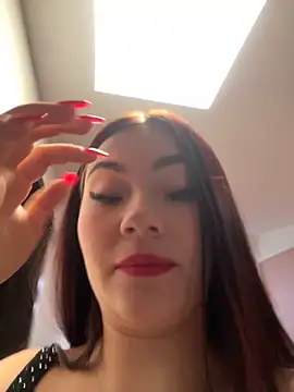 Alahia Monroe online show from 10.08.25