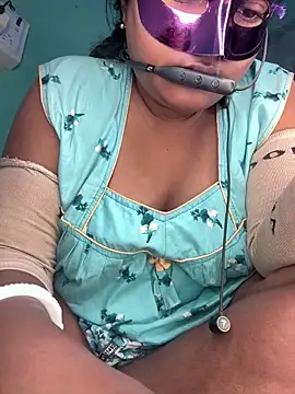 Snapshot of mimi87hoty chatting on 02.02.26 mimi87hoty online show from 02.02.26