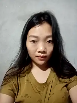 Snapshot of Ananine chatting on 04.17.26 Ananine online show from 04.17.26