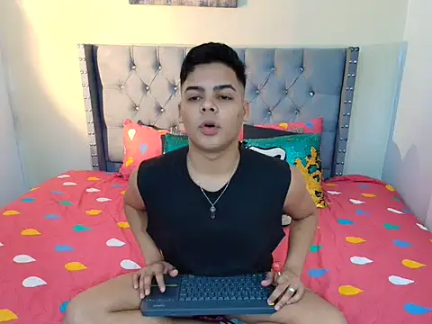 stewart mateo  online show from 10.15.25