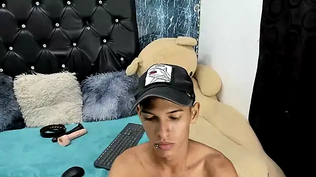 Snapshot of peter_xs chatting on 09.17.25 peter xs online show from 09.17.25