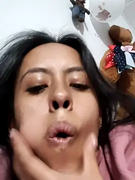 Queen Ashly online show from 09.25.25