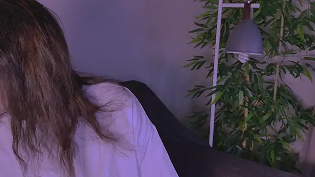 Snapshot of claire_bennett chatting on 05.17.26 claire bennett online show from 05.17.26