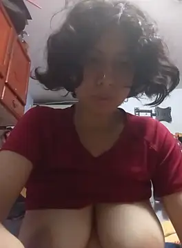 Snapshot of Syndel23 chatting on 09.23.25 Syndel23 online show from 09.23.25