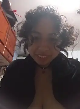 Snapshot of Syndel23 chatting on 10.05.25 Syndel23 online show from 10.05.25