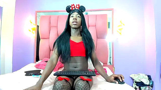 Snapshot of VICTORIAOBEY chatting on 10.22.25 VICTORIAOBEY online show from 10.22.25