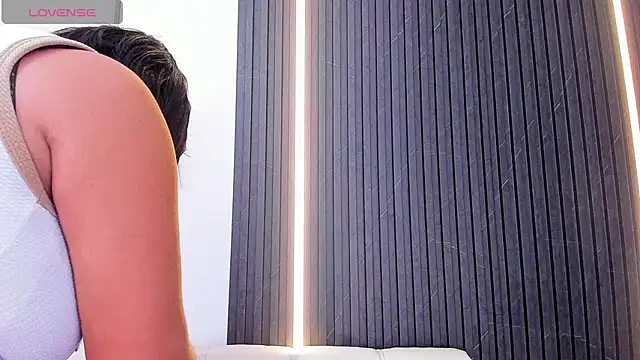 Gabrielaa Miller  online show from 10.01.25