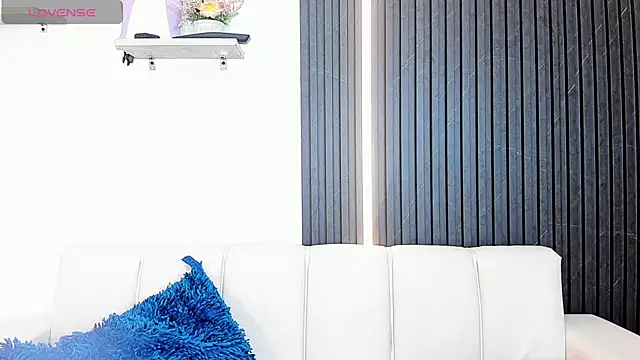 Gabrielaa Miller  online show from 10.04.25