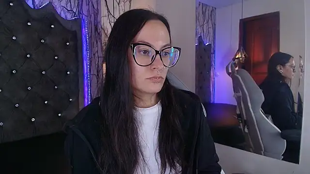 Zami Escobar of online show from 11.13.25