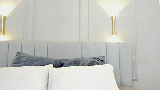 victoria bourne online show from 10.13.25