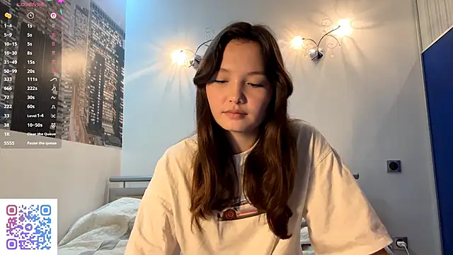 KiraVelvet online show from 09.18.25