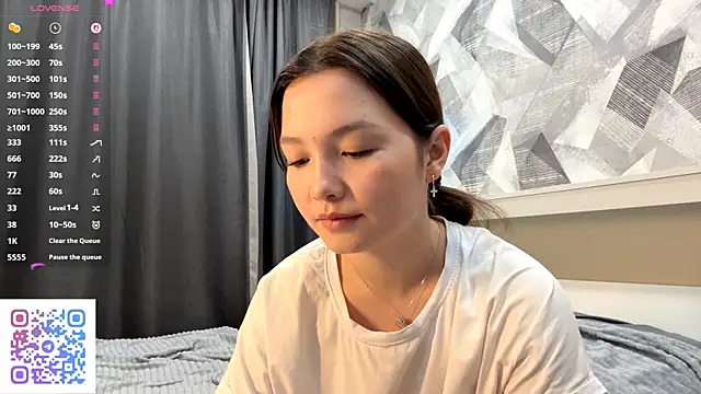 KiraVelvet online show from 10.23.25