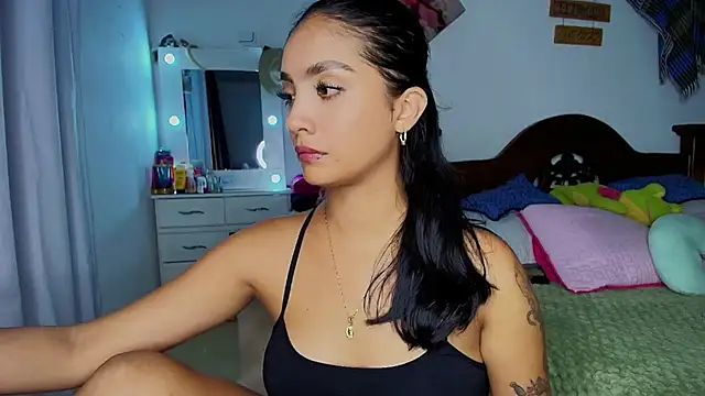 mia yireth online show from 10.17.25