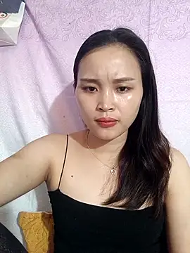 Snapshot of Lili_lovely chatting on 09.23.25 Lili lovely online show from 09.23.25