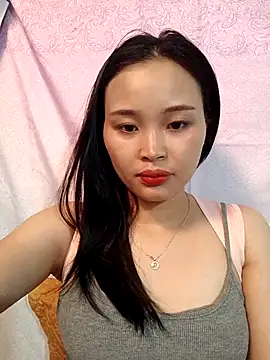 Snapshot of Lili_lovely chatting on 10.12.25 Lili lovely online show from 10.12.25