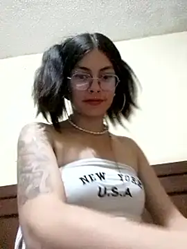 Snapshot of Kylie_Rivers chatting on 09.28.25 Kylie Rivers online show from 09.28.25