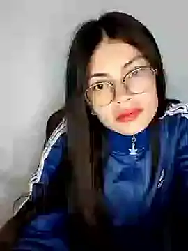 Snapshot of Kylie_Rivers chatting on 09.30.25 Kylie Rivers online show from 09.30.25